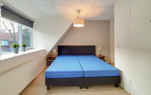 Tijdelijke meubels voor een slaapkamer in een logeerwoning