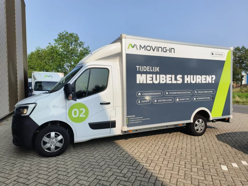 Moving-In bus