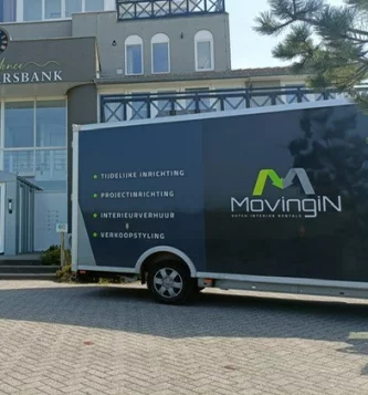 Moving-In bus in front of the emergency reception